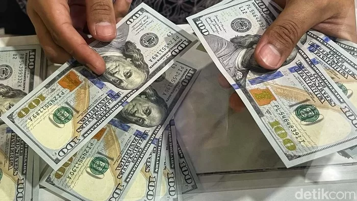 Dolar AS Menguat Terhadap Rupiah