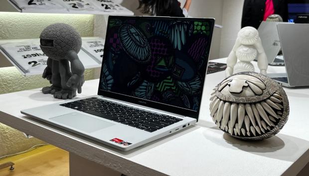 Advan Workplus X Darbotz dengan desain grafiti khas Darbotz