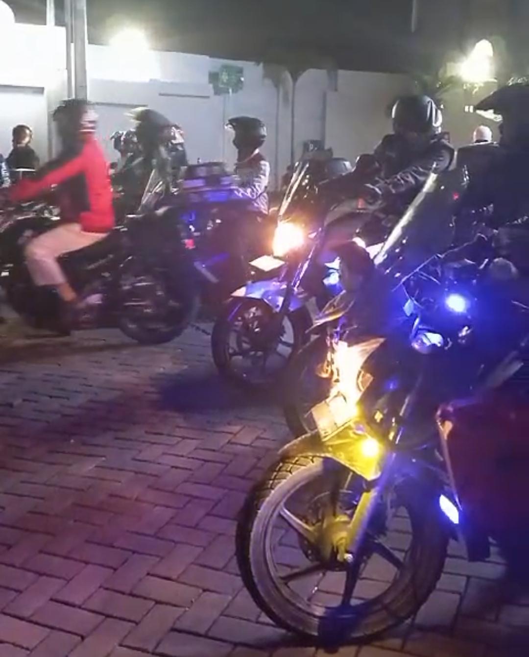 LDK PWM Jatim Bersama BikersMu Korwil Jawa Timur Gelar Sahur On The Road Grebeg Sahur menggandeng BikersMu Chapter Surabaya dan BikersMu Chapter Sidoarjo, Berbagi Nasi Kebuli di Tengah Malam