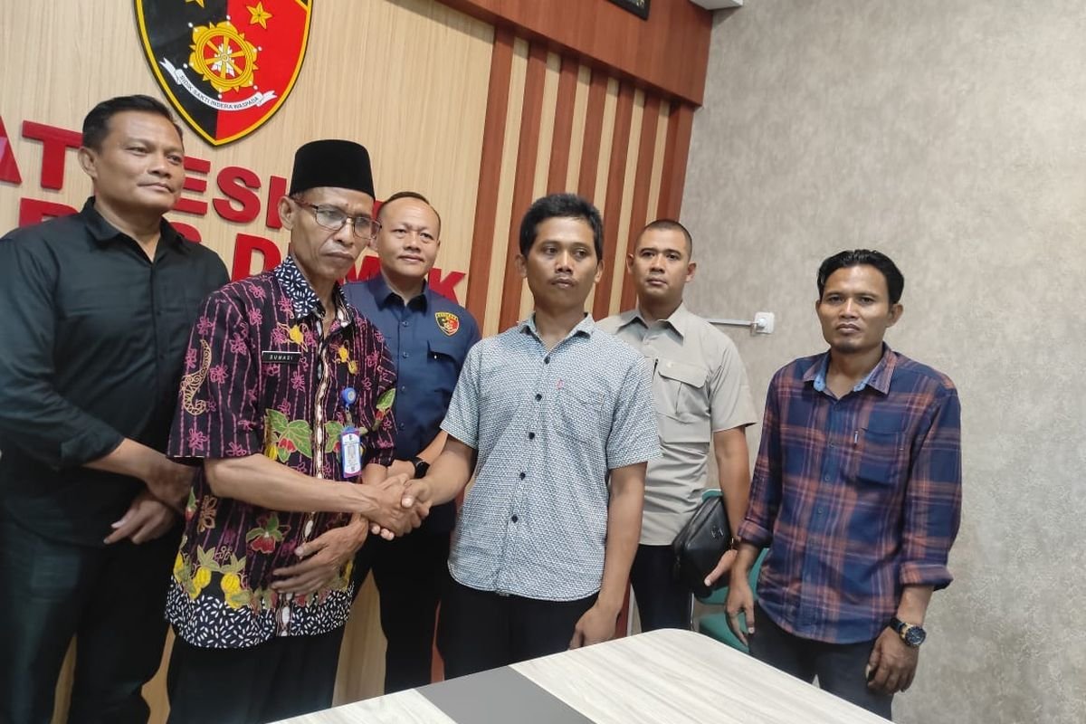 Guru SMP di Demak Tendang Kepala Murid Gegara Siulan, Kasus Berakhir Damai