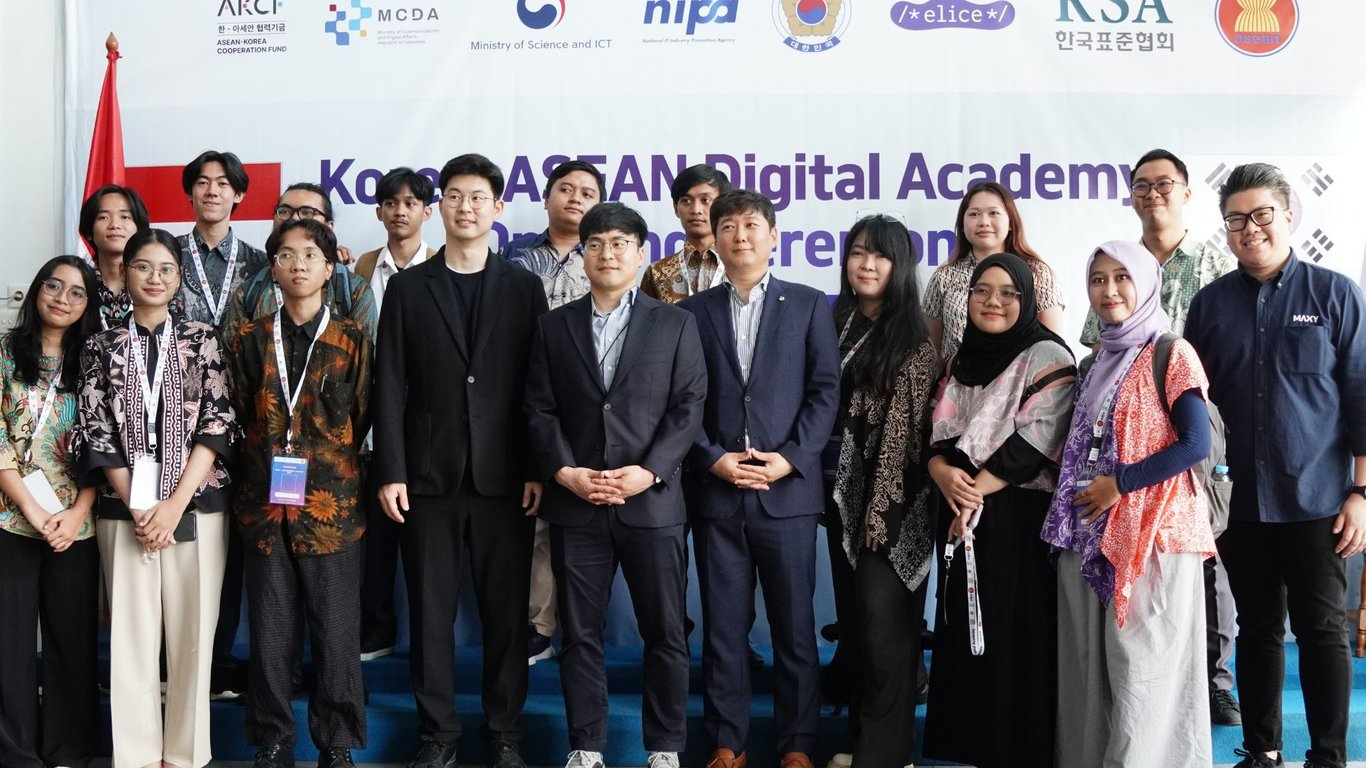 Komdigi Gandeng Korea Luncurkan Akademi Digital ASEAN, Targetkan 50% Lulusan Langsung Kerja