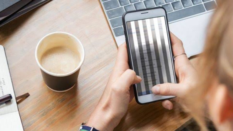 Penyebab Layar HP Flickering dan Cara Mengatasinya