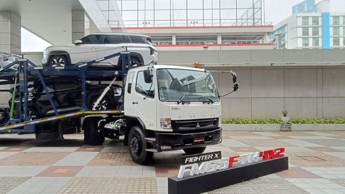 Mitsubishi Fuso Rilis Fighter X FM65F Tractor Head 4x2, Jawaban untuk Kebutuhan Logistik Nasional