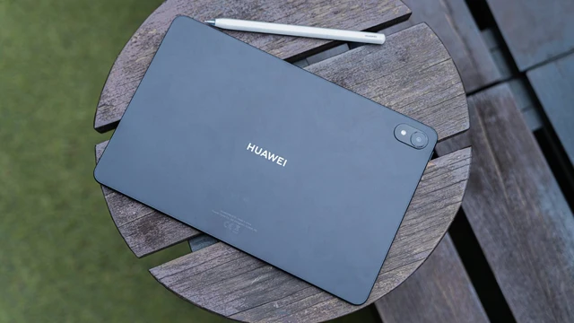 6 Tablet Desain Grafis Terbaik 2025, Akurasi Warna dan Performa Andal untuk Karya Profesional