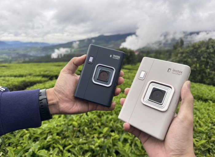 Fujifilm Instax Mini LiPlay+, Kamera Hybrid Bergaya Modern dengan Sentuhan Audio dan Selfie