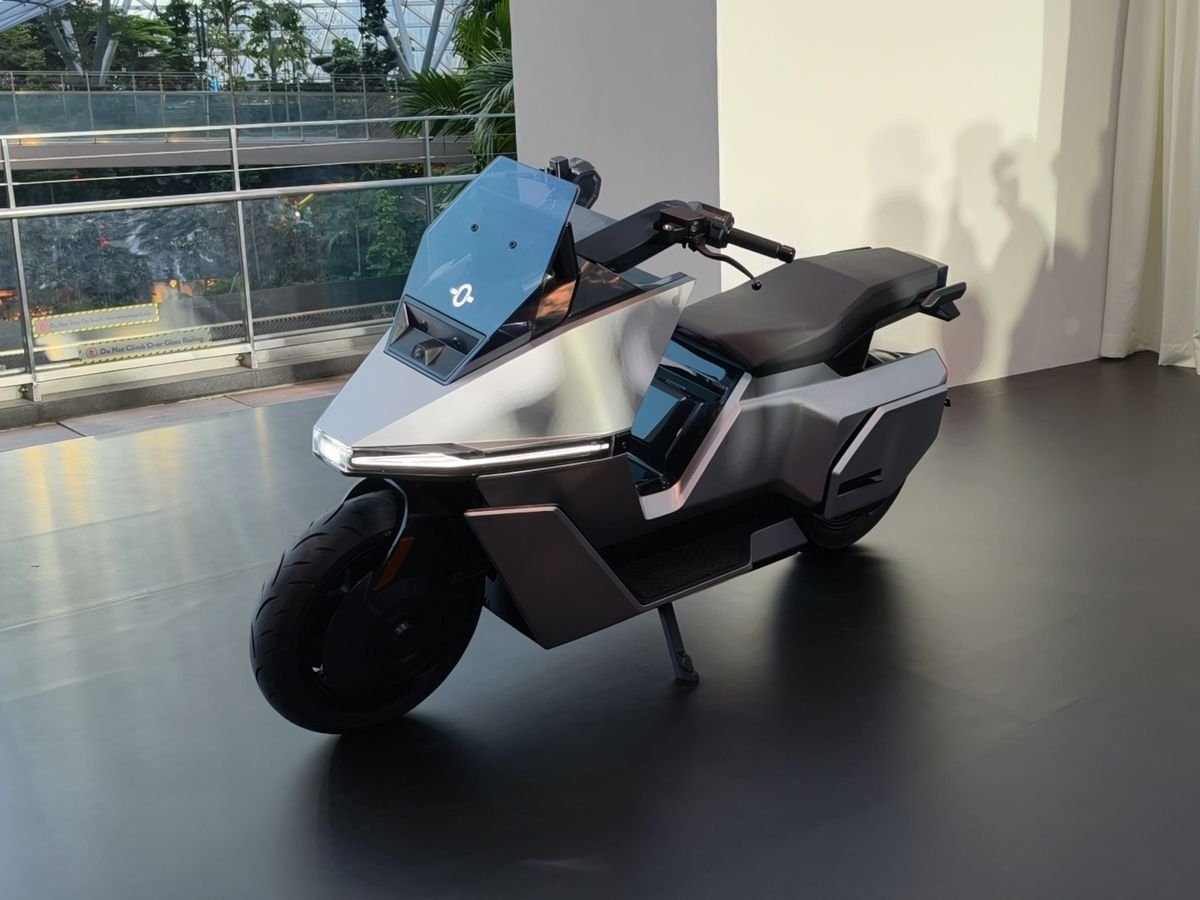 Spesifikasi dan Harga Omoway Omo X, Motor Listrik Pintar Pertama dengan Fitur Self-Balancing